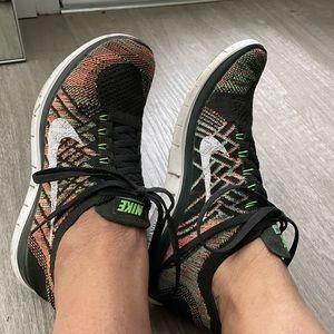 Multicolor Nike free runs